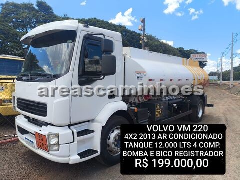 VOLVO VM 220 4X2 TANQUE COMPARTIMENTADO