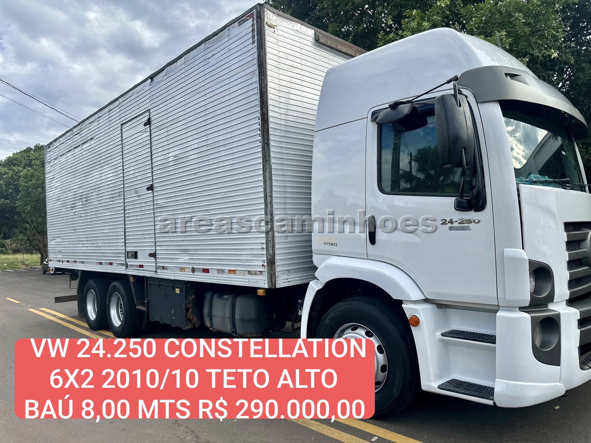 VOLKSWAGEN 24.250 CONSTELLATION 6X2 BAÚ SECO