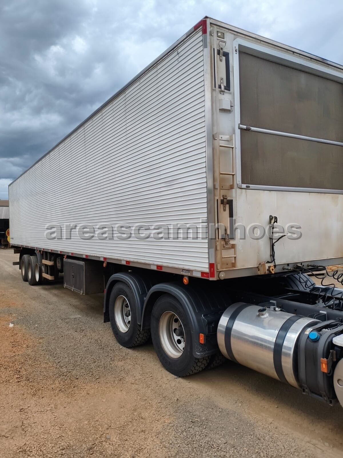 CÂMARA FRIA IBIPORÃ 28 PALLETS GANCHEIRA