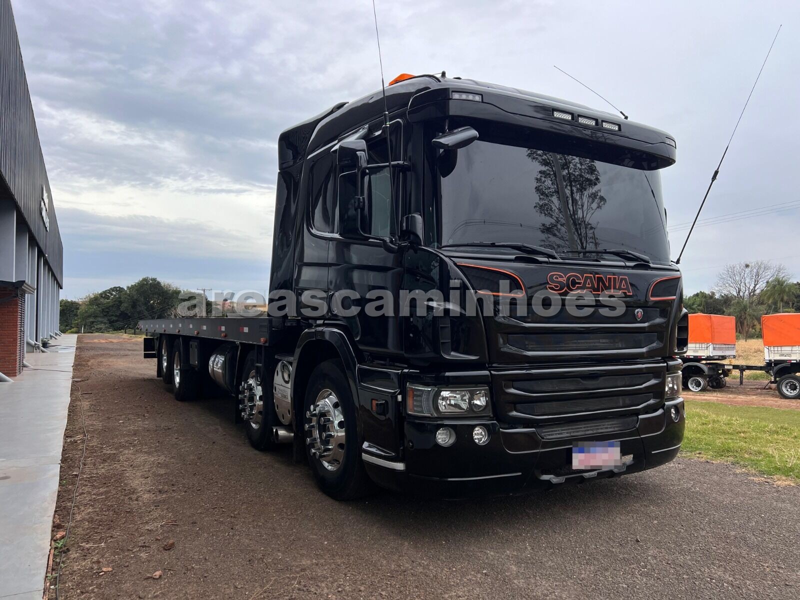SCANIA P 310 8X2 PRANCHA 10,00 MTS