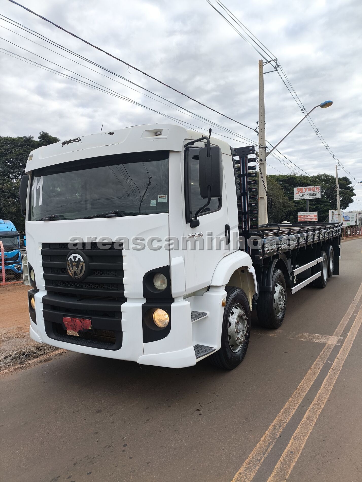 VOLKSWAGEN 24.250 8X2 CONSTELLATION CARGA SECA