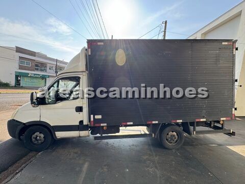 IVECO DAILY 35S14 BAÚ